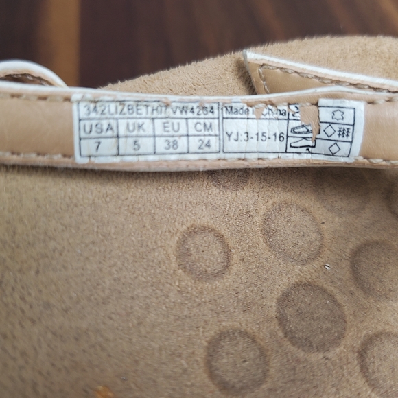 Vionic Lizbeth Sandals Women's 7 White Gold Metallic Buckle Strap - Picture 10 of 10